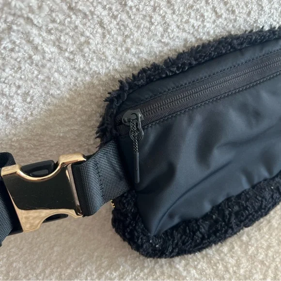 Lululemon Everywhere Fleece Black Belt‎ Bag Gold Hardware Purse